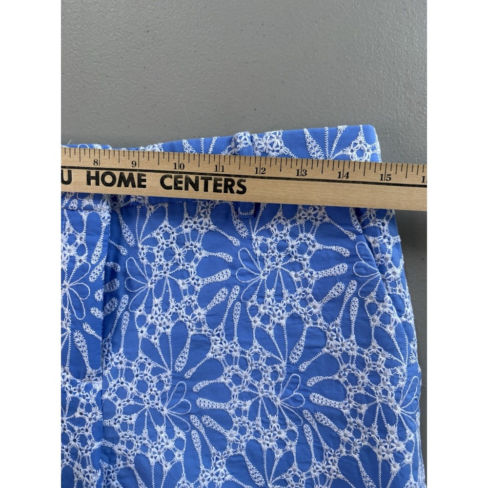 LOFT Shorts Sz 2 Blue and White Floral Lace Eyelet Scalloped Edge Coastal Preppy - Picture 6 of 11
